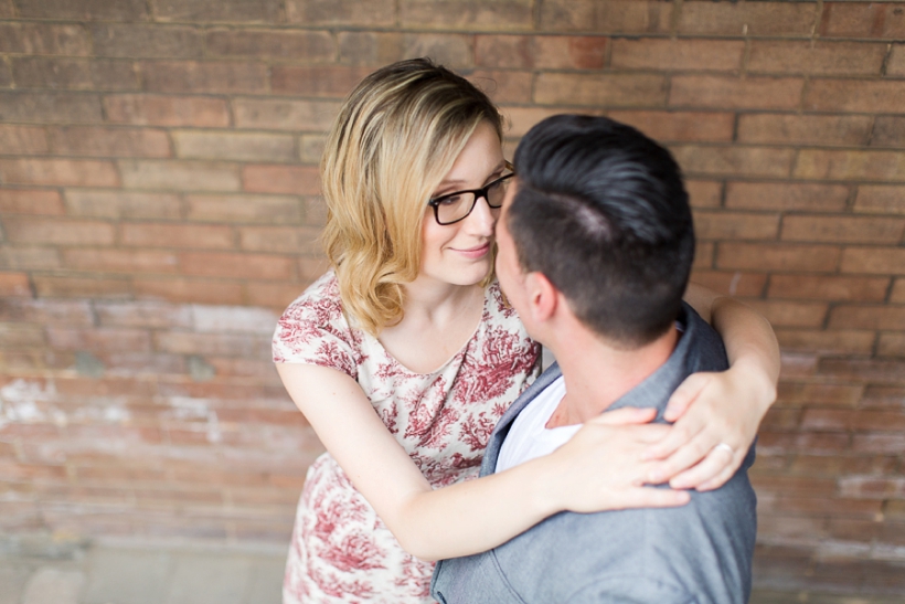 lisa-renault-photographe-engagement-montreal-dieu-du-ciel-avenue-laurier_0011.jpg