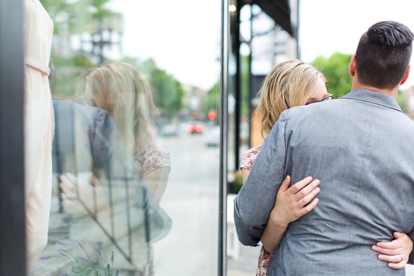 lisa-renault-photographe-engagement-montreal-dieu-du-ciel-avenue-laurier_0024.jpg