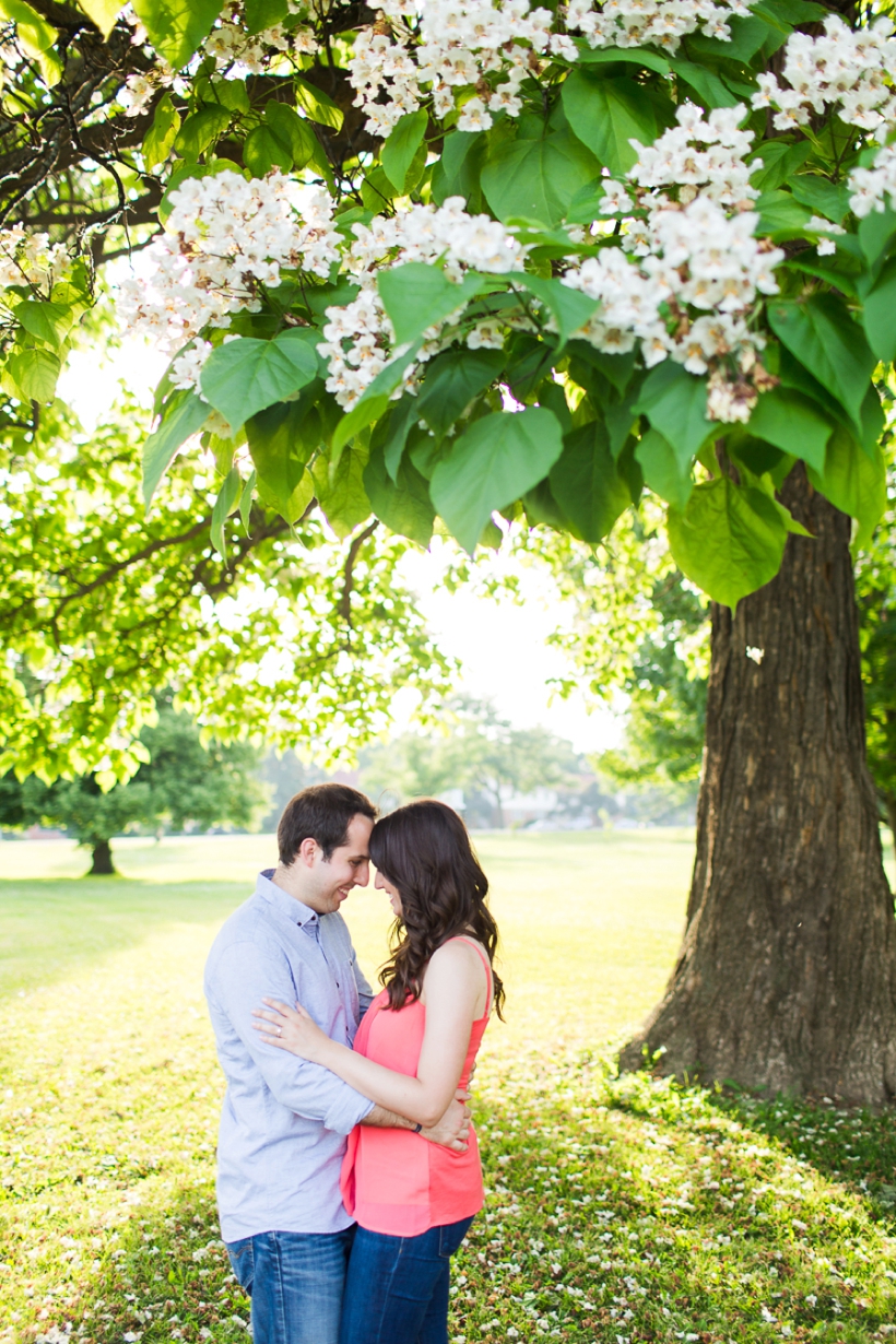 lisa-renault-photographe-montreal-john-abbott-college-engagement-session_0023.jpg