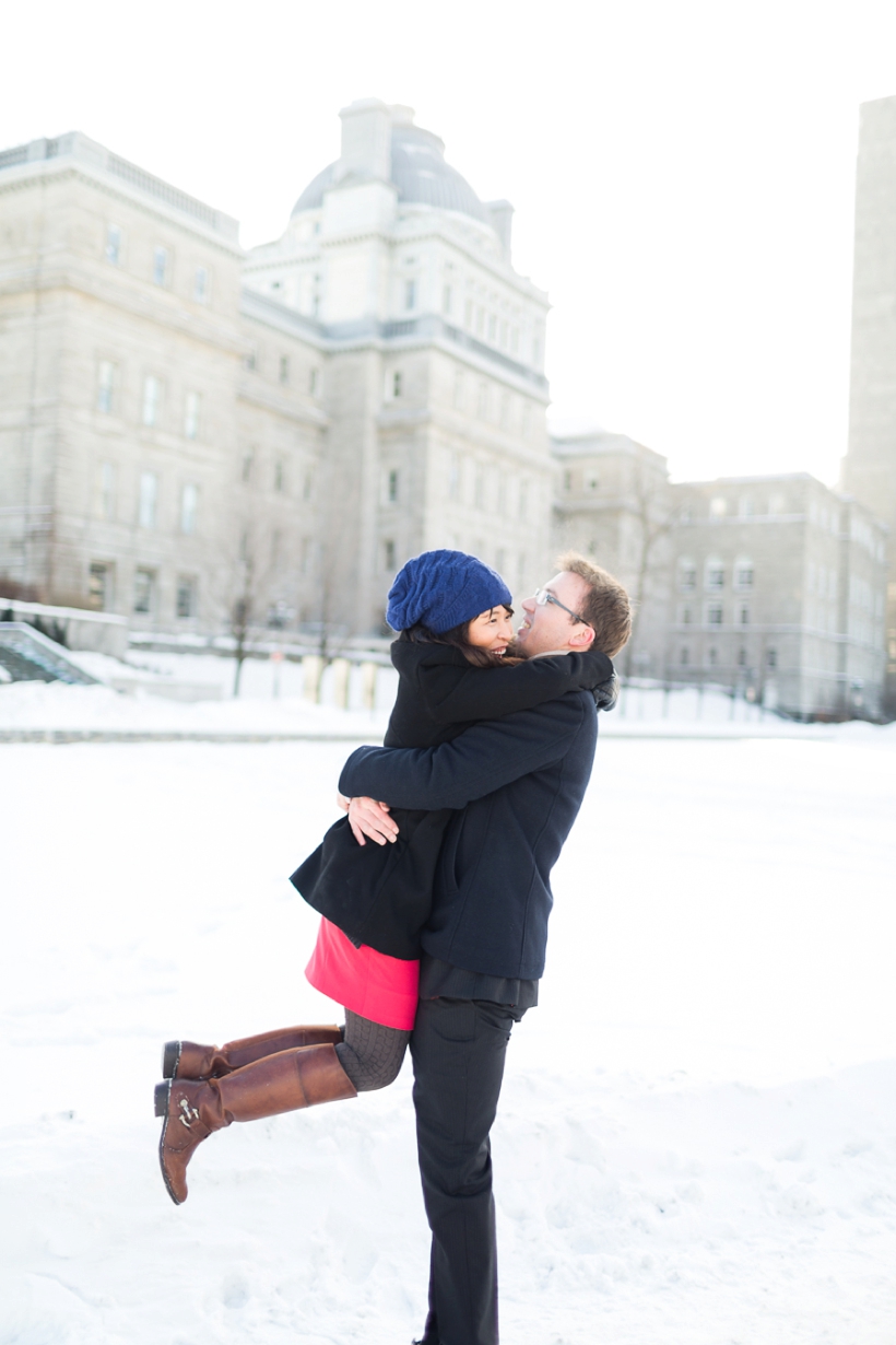 lisa-renault-montreal-photographer-winter-engagement-photo-session-at-montreal-old-port_0013.jpg