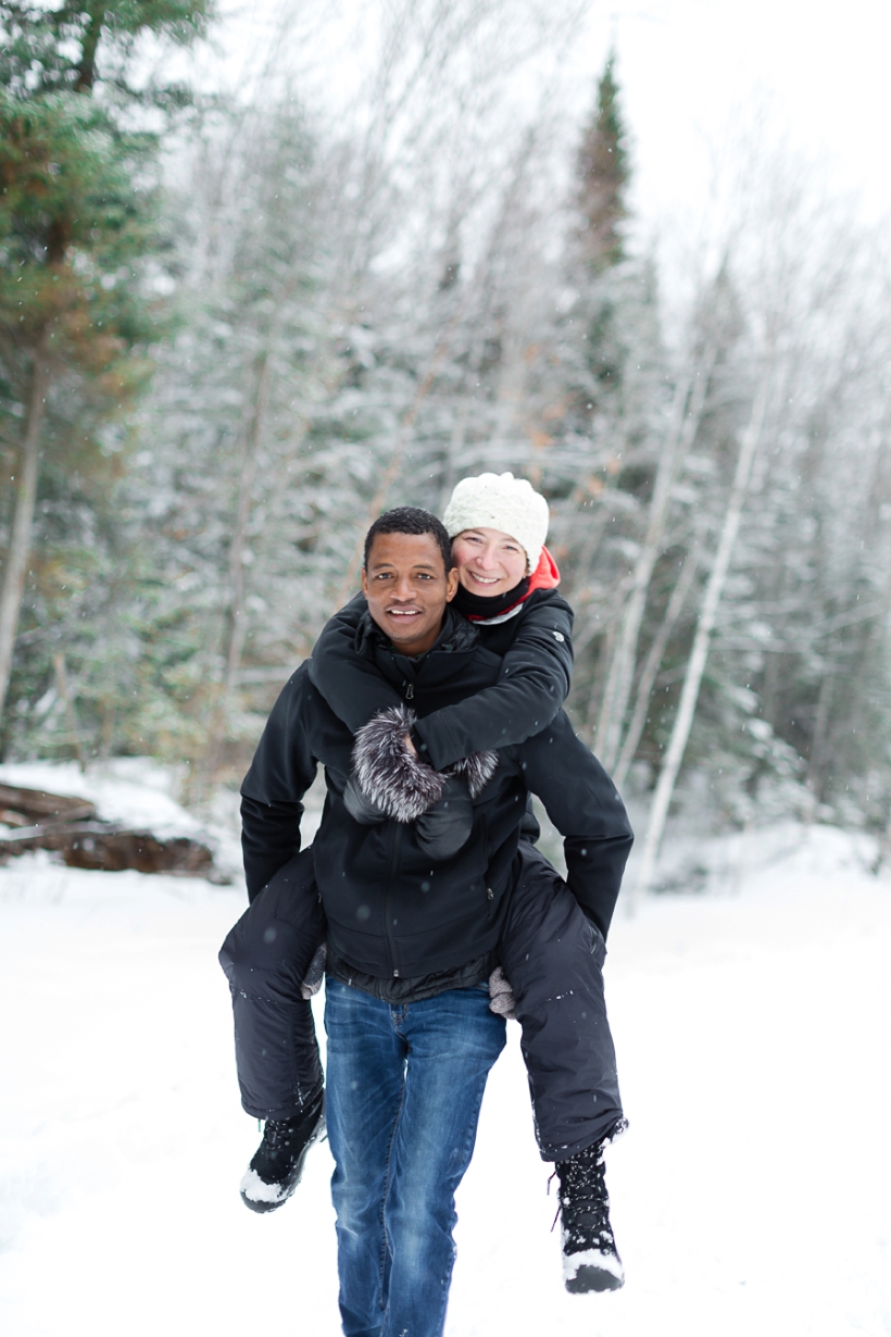 lisa-renault-photographe-montreal-seance-photo-de-couple-d-hiver-laurentides_0023.jpg