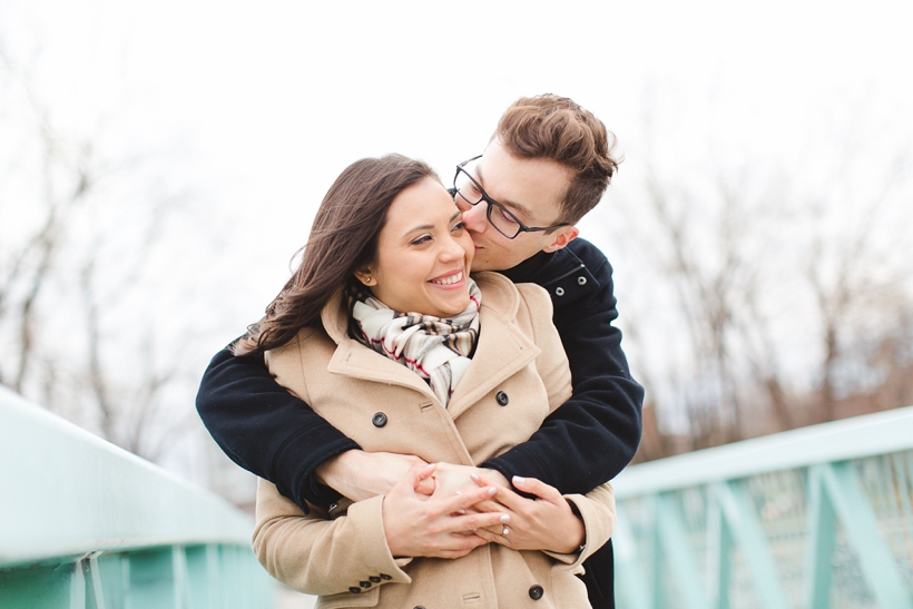 seance-fiancailles-engagement-session-atwater-market-lisa-renault-photographie-montreal-photographer_0011.jpg