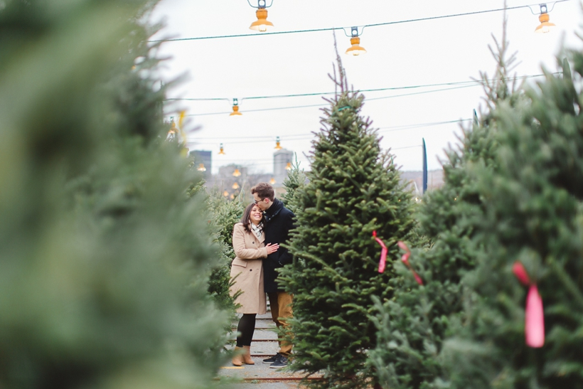 seance-fiancailles-engagement-session-atwater-market-lisa-renault-photographie-montreal-photographer_0039.jpg