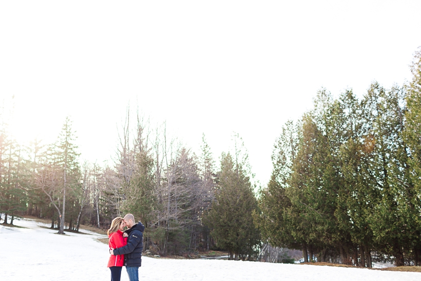 seance-fiancailles-engagement-session-mont-sutton-lisa-renault-photographie-montreal-photographer_0018.jpg