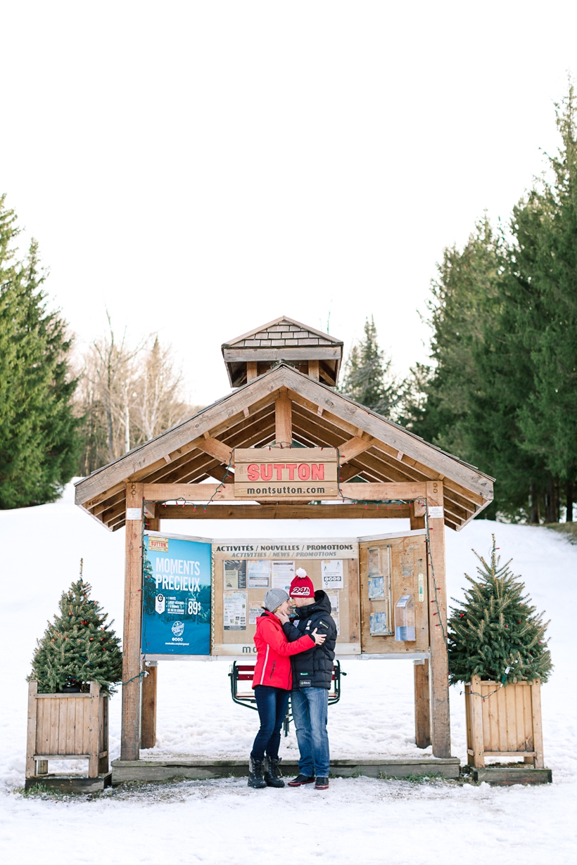 seance-fiancailles-engagement-session-mont-sutton-lisa-renault-photographie-montreal-photographer_0024.jpg