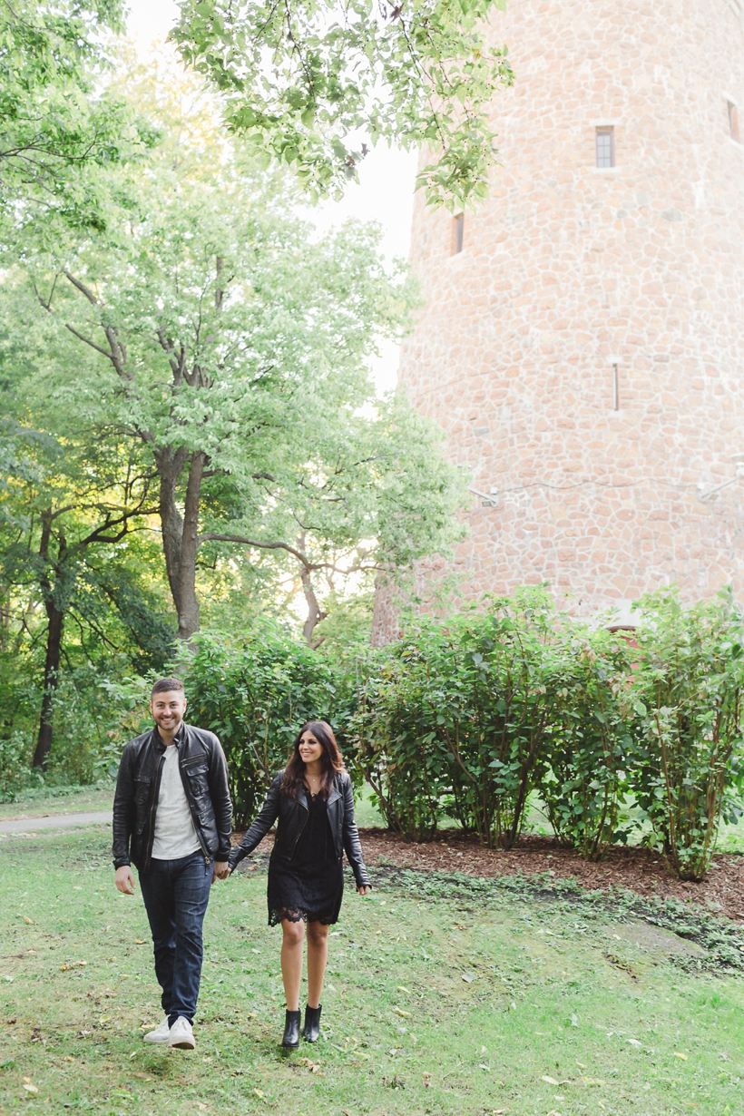 seance-photo-de-fiancailles-engagement-session-lisa-renault-photographie-montreal-photographer_0004.jpg