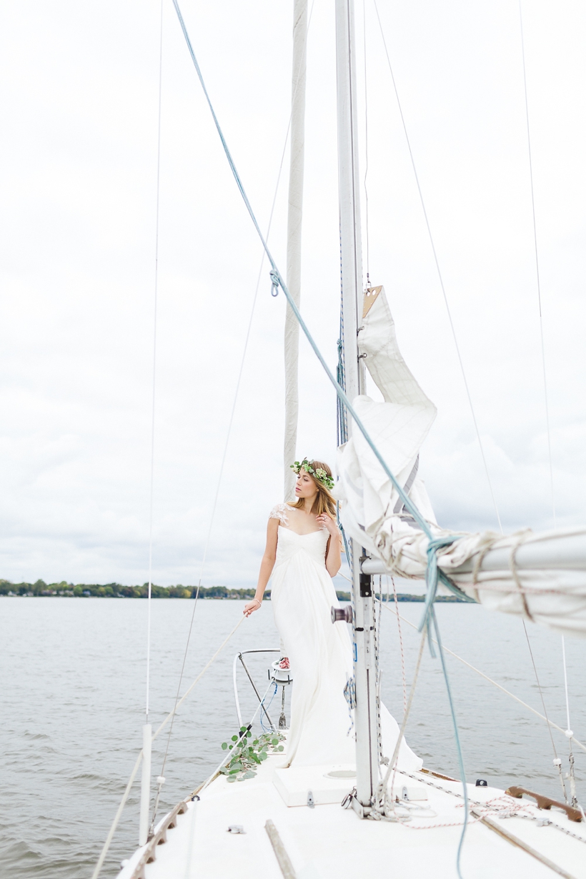 Sailboat-Elopement-Inspiration-Shoot-Lisa-Renault-Photographie-Montreal-Photographer_0049.jpg