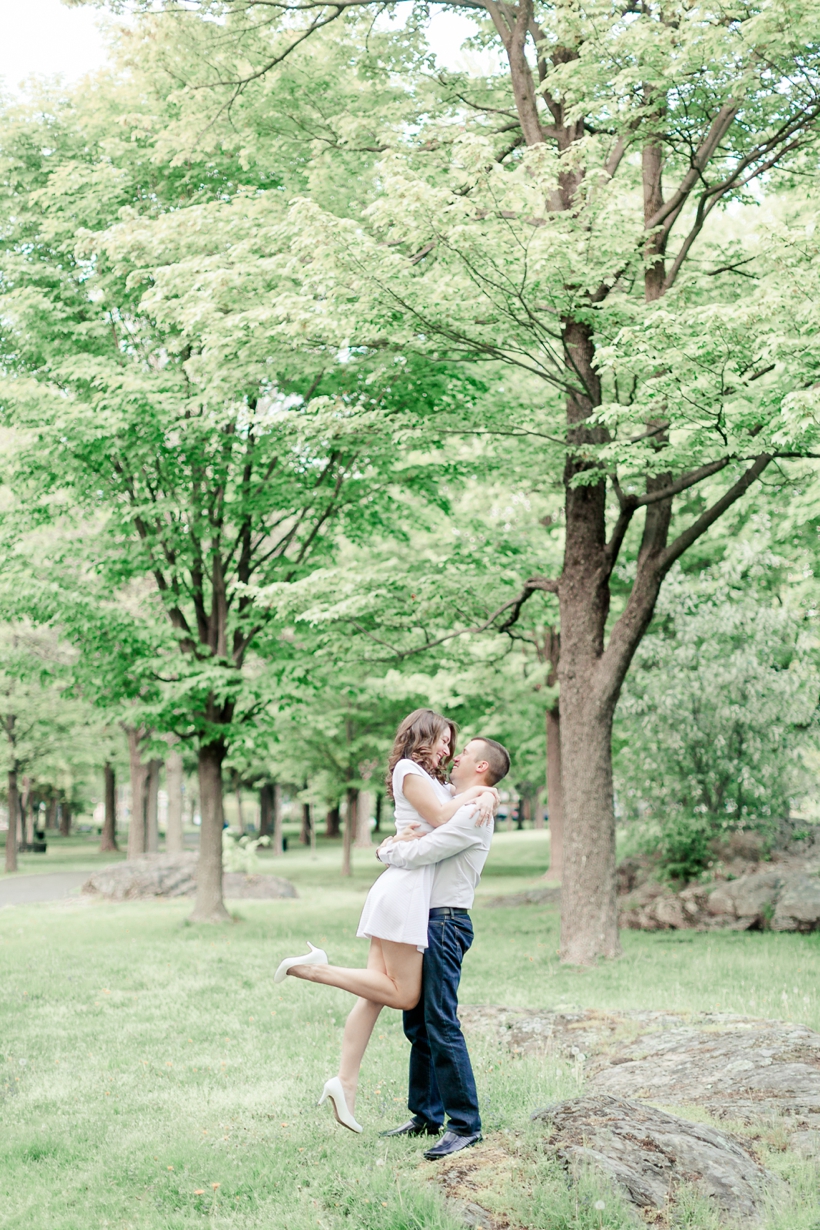 Catherine-and-Mathieu-Engagement-Session-Lisa-Renault-Photographie-Montreal-Photographer_0016.jpg