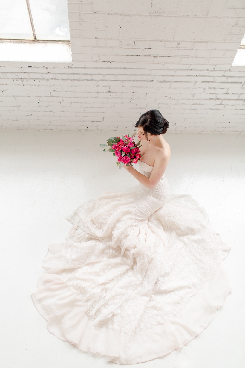 Sweet-pink-and-white-wedding-inspiration-Elegant-Wedding-Lisa-Renault-Photographie-Montreal-Photographer_0030.jpg