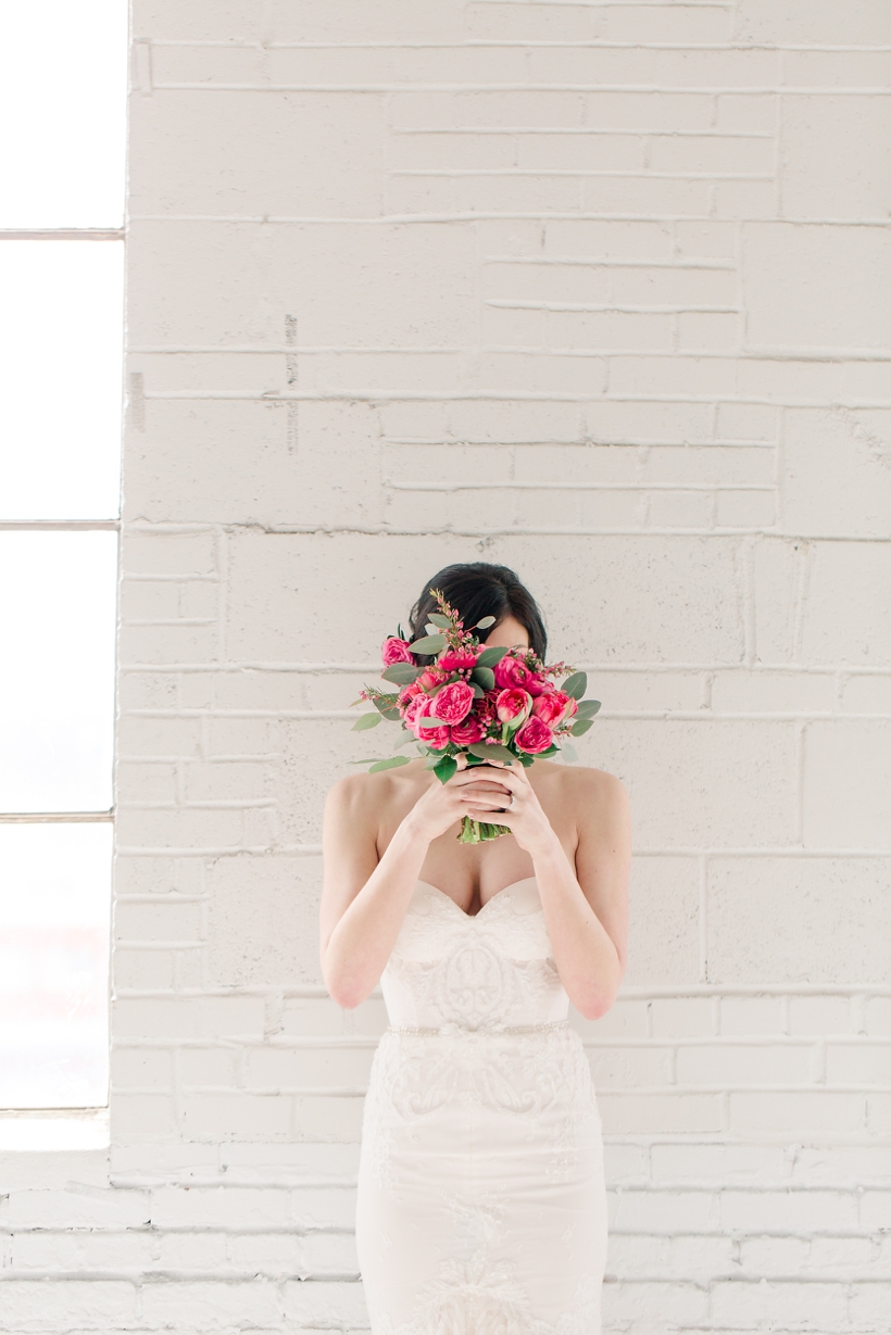 Sweet-pink-and-white-wedding-inspiration-Elegant-Wedding-Lisa-Renault-Photographie-Montreal-Photographer_0035.jpg