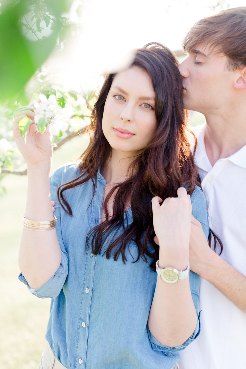 a-proposal-in-a-blossoming-orchard-inspiration-shoot-lisa-renault-photographie-montreal-photographer_0007.jpg