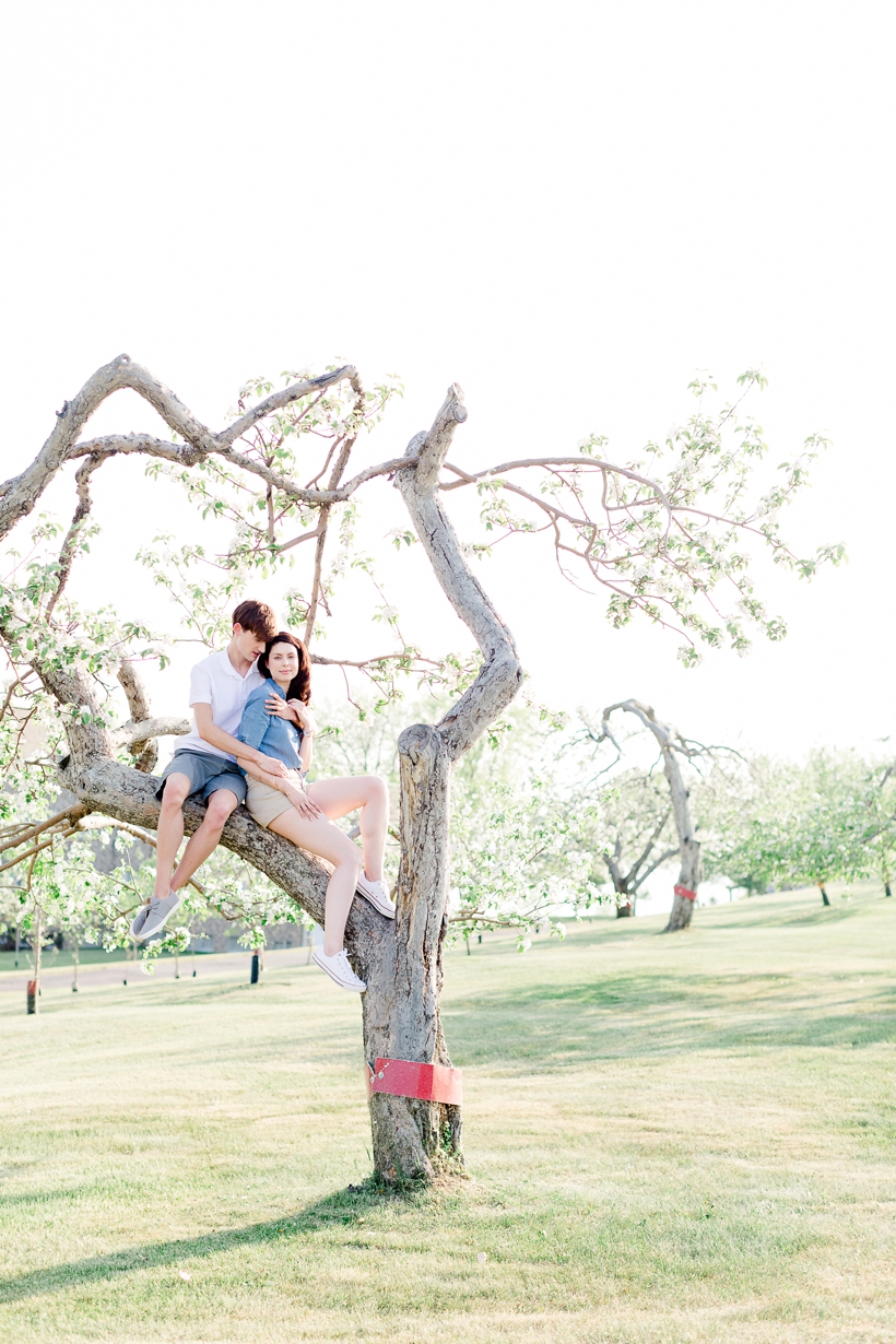 a-proposal-in-a-blossoming-orchard-inspiration-shoot-lisa-renault-photographie-montreal-photographer_0013.jpg