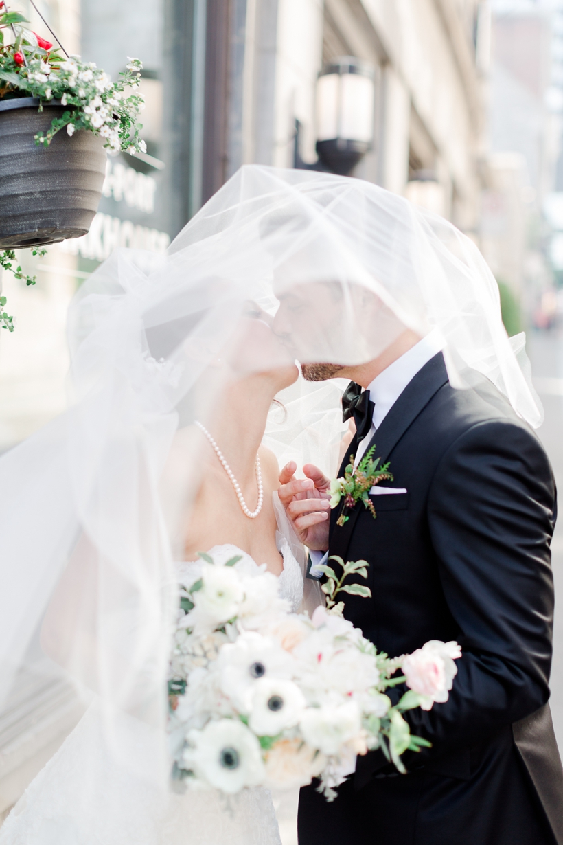Samantha-and-Mark-Auberge-Saint-Gabriel-Lisa-Renault-Photographie-Montreal-Wedding-Photographer_0062.jpg