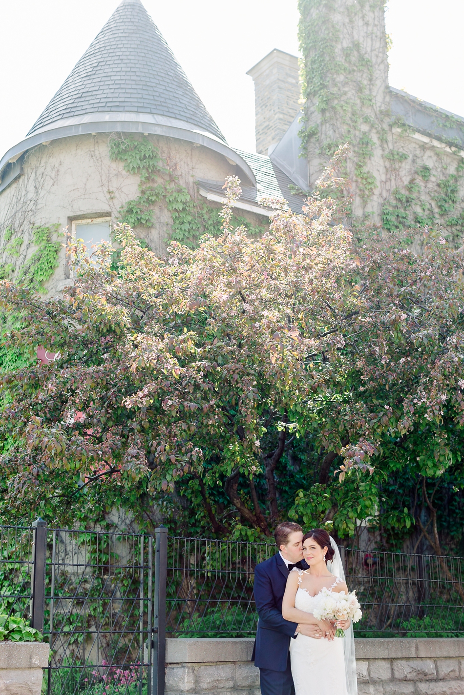 Sarah-Jimmy-Seance-photo-de-Mariage-Lisa-Renault-Photographie-Montreal-Wedding-Photographer_0070.jpg