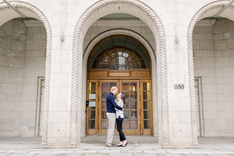 Stephanie-and-Rick-Montreal-Downtown-Engagement-Session-Lisa-Renault-Photographie-Photographe-Mariage-Montreal_0014.jpg